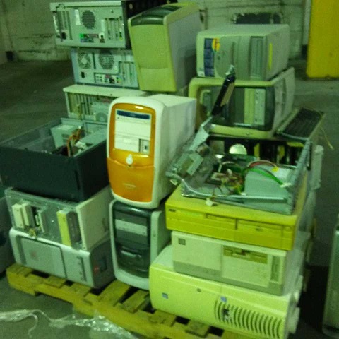 Other side of the computer pallet.