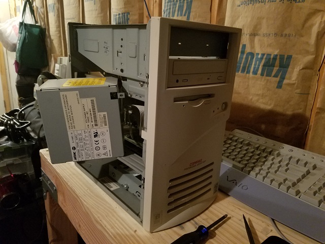 The Compaq Prosignia, while being taken apart.