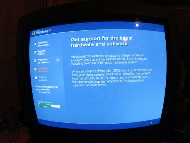 The famous WinXP installation screen.